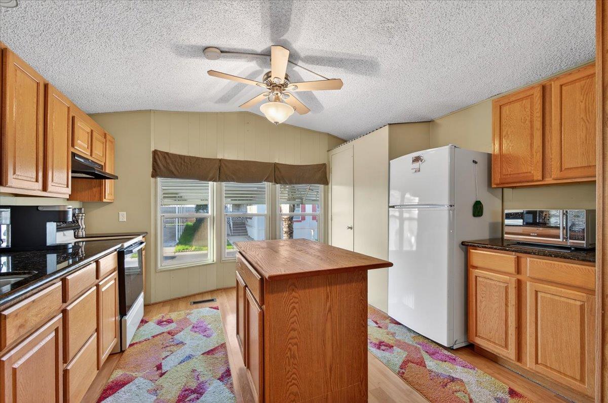 1001 Sylmar Avenue # 216