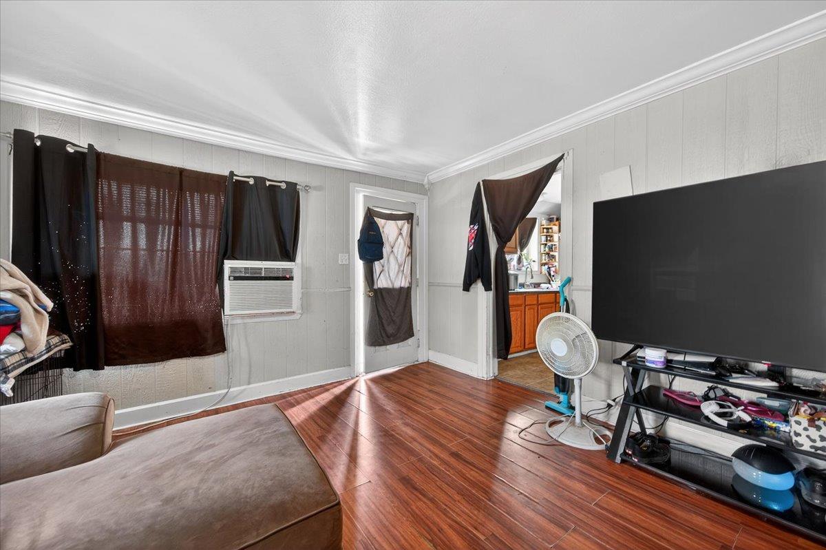 1328 E Fedora Avenue