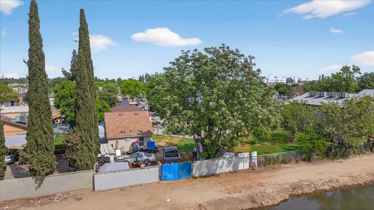 1328 E Fedora Avenue