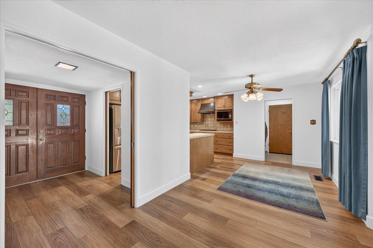 749 W Escalon Avenue