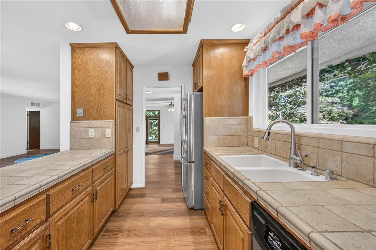 749 W Escalon Avenue