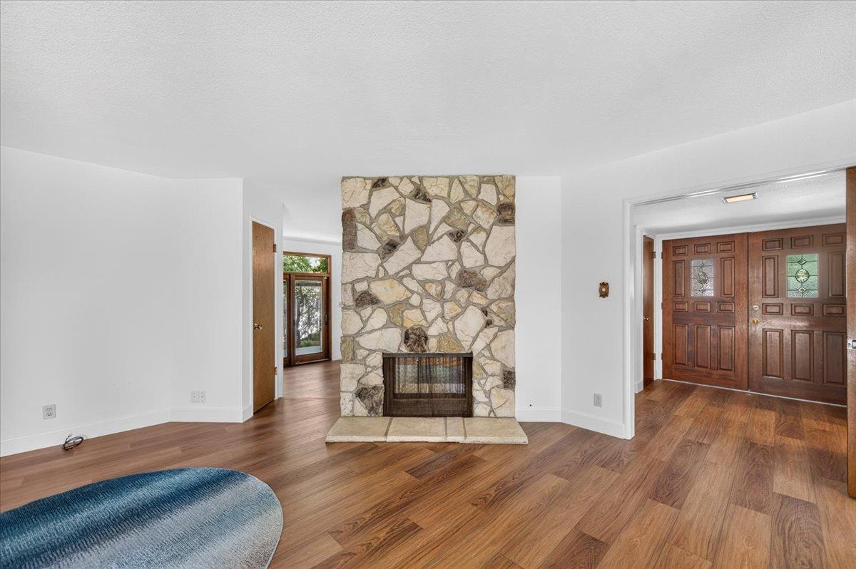 749 W Escalon Avenue