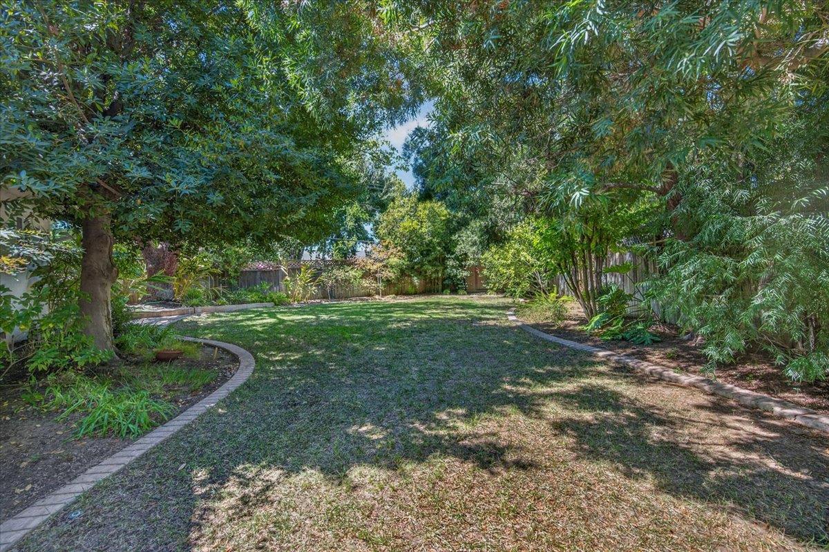 749 W Escalon Avenue