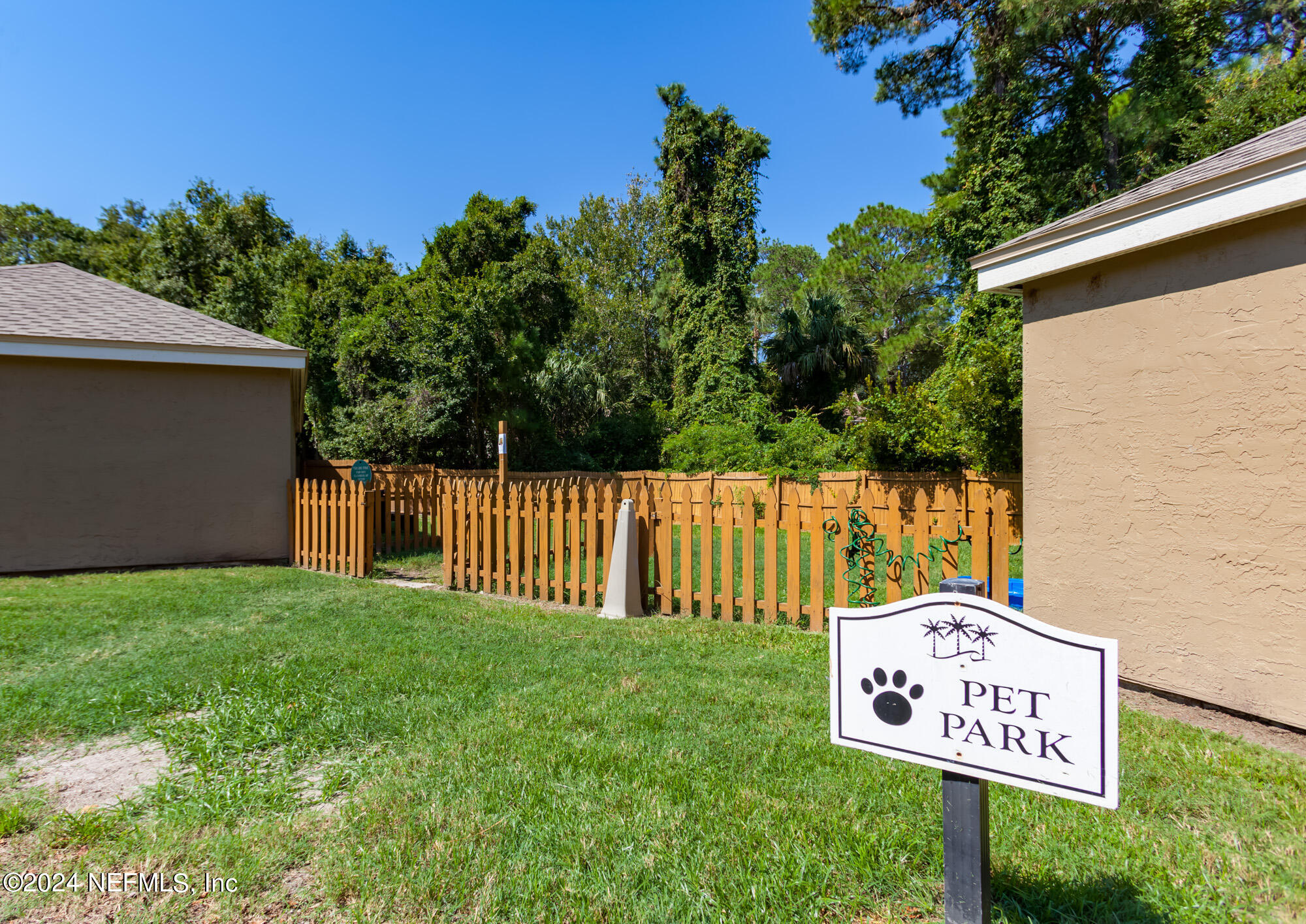 25 ARBOR CLUB Drive, 108