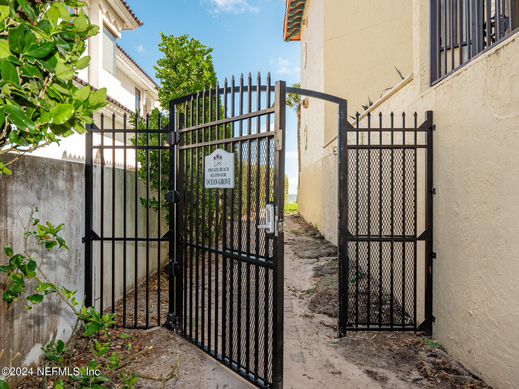 25 ARBOR CLUB Drive, 108