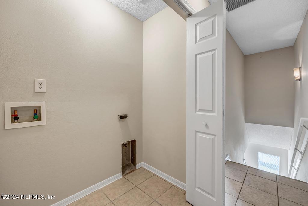 7761 HIGHCHAIR Lane