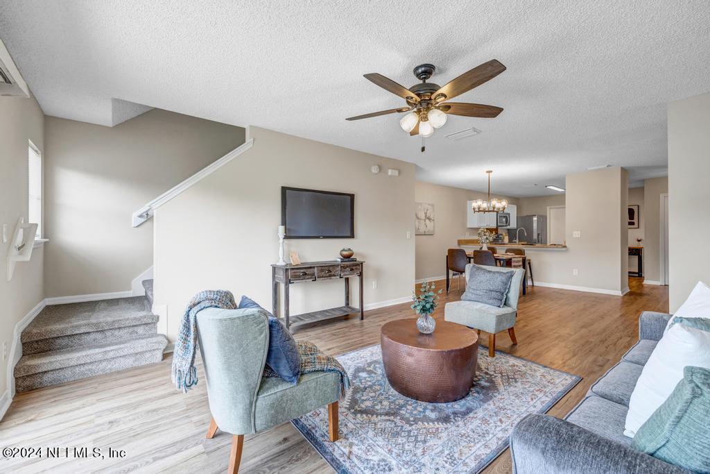 7761 HIGHCHAIR Lane