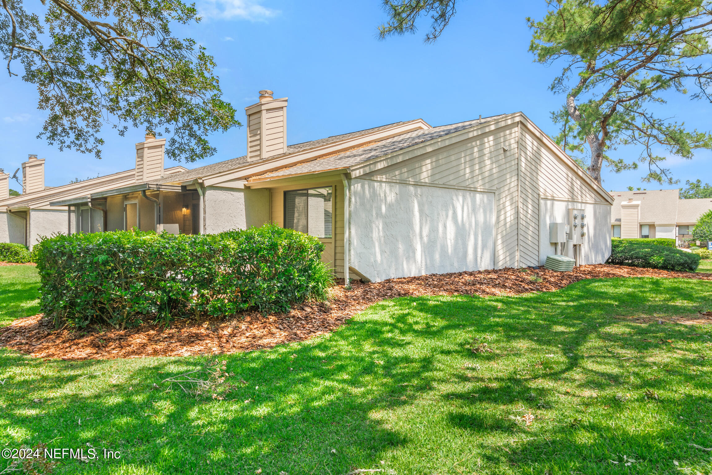 2071 SEA HAWK Circle