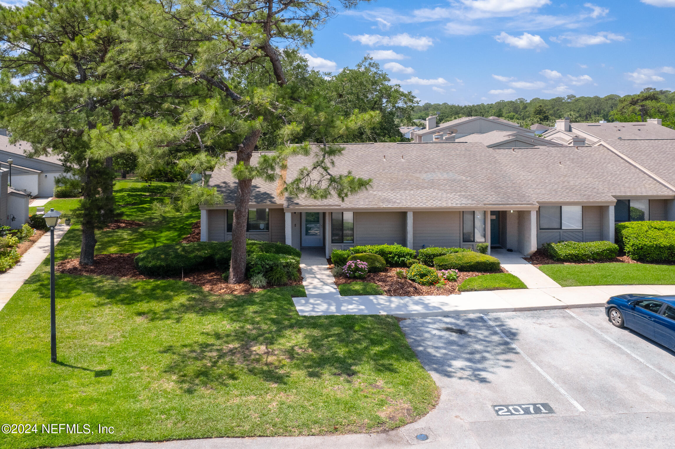 2071 SEA HAWK Circle