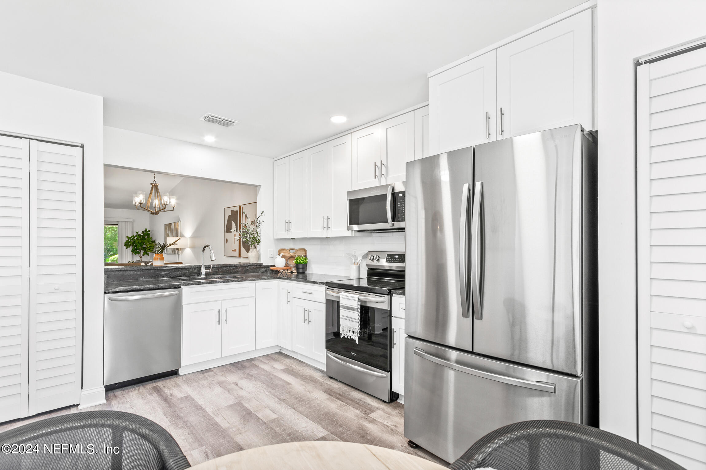 2071 SEA HAWK Circle