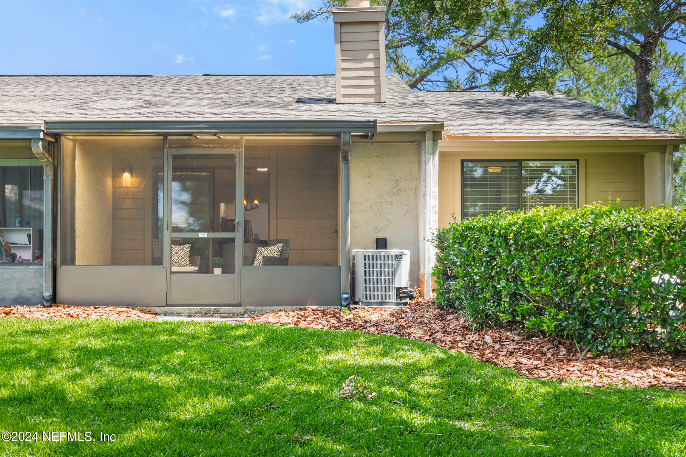 2071 SEA HAWK Circle