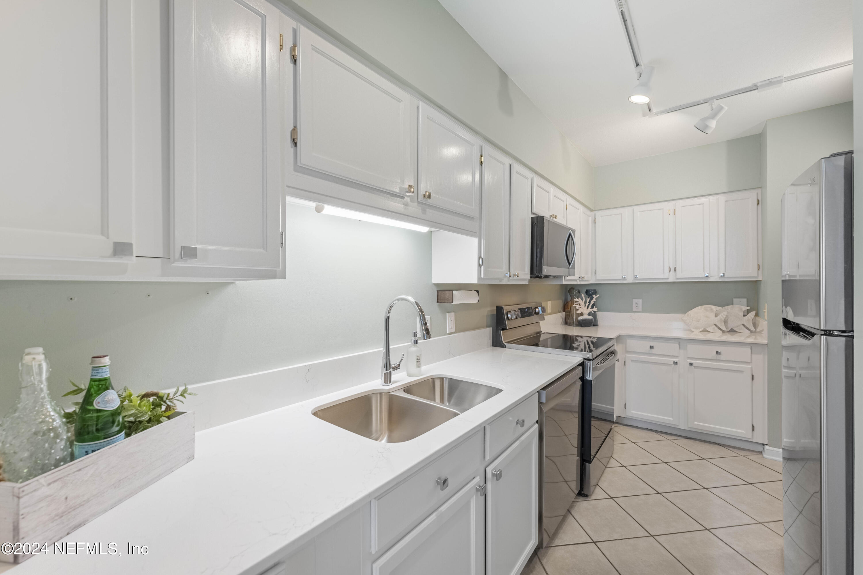 601 1ST Street S, 7B