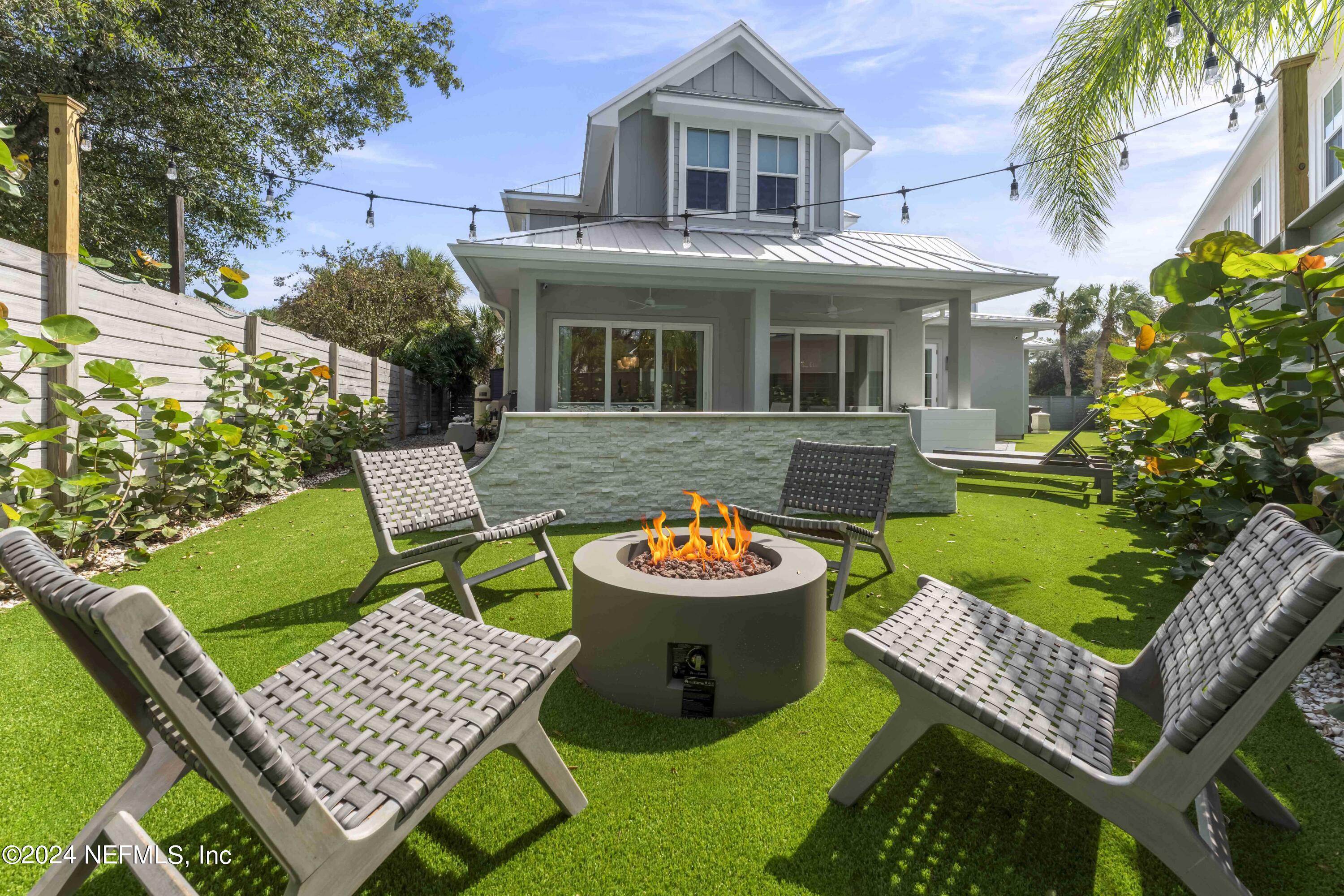469 GOLF VIEW Circle