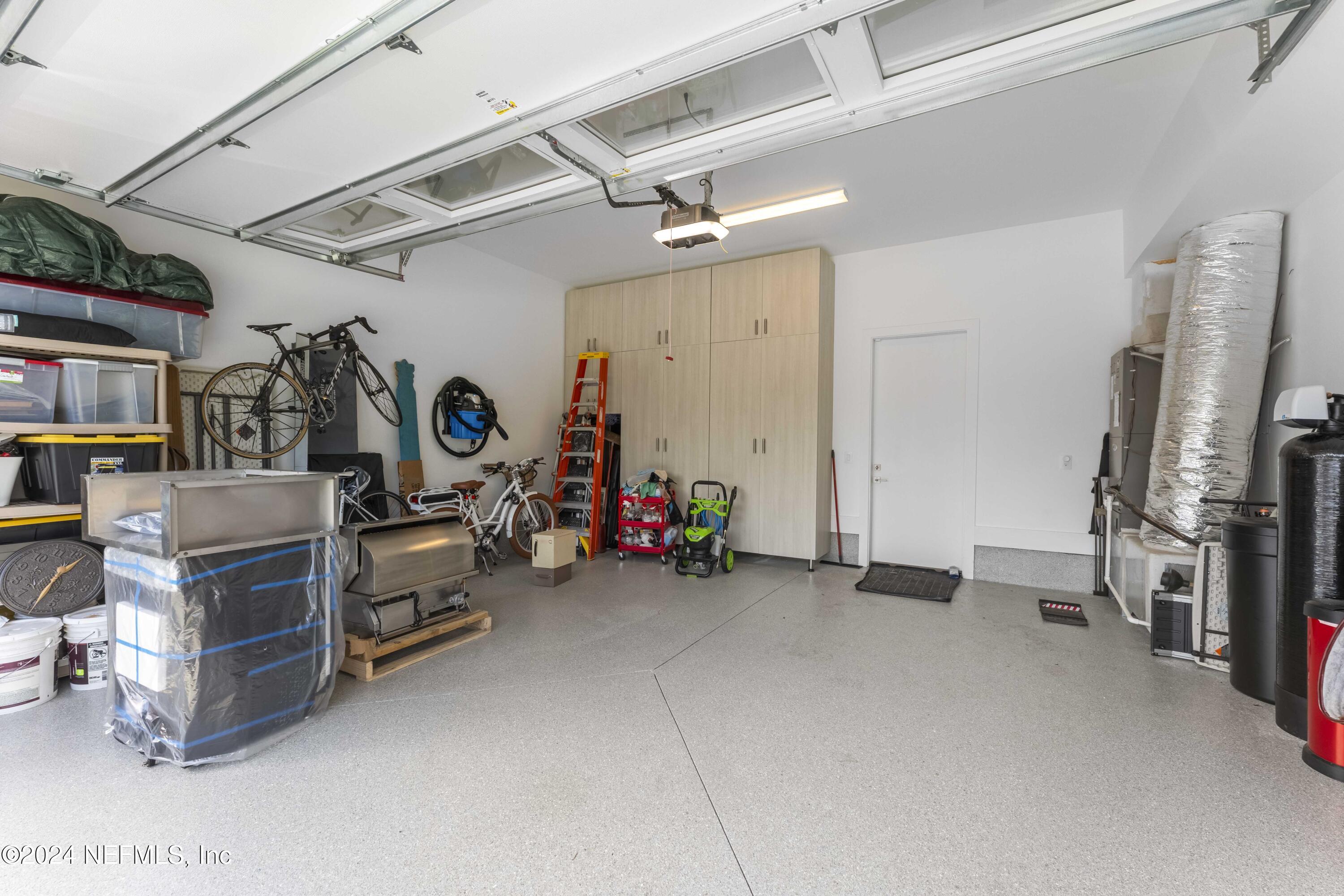 469 GOLF VIEW Circle