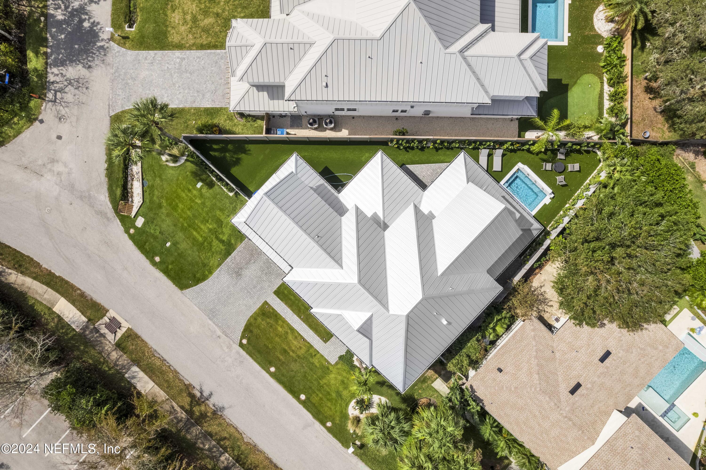 469 GOLF VIEW Circle