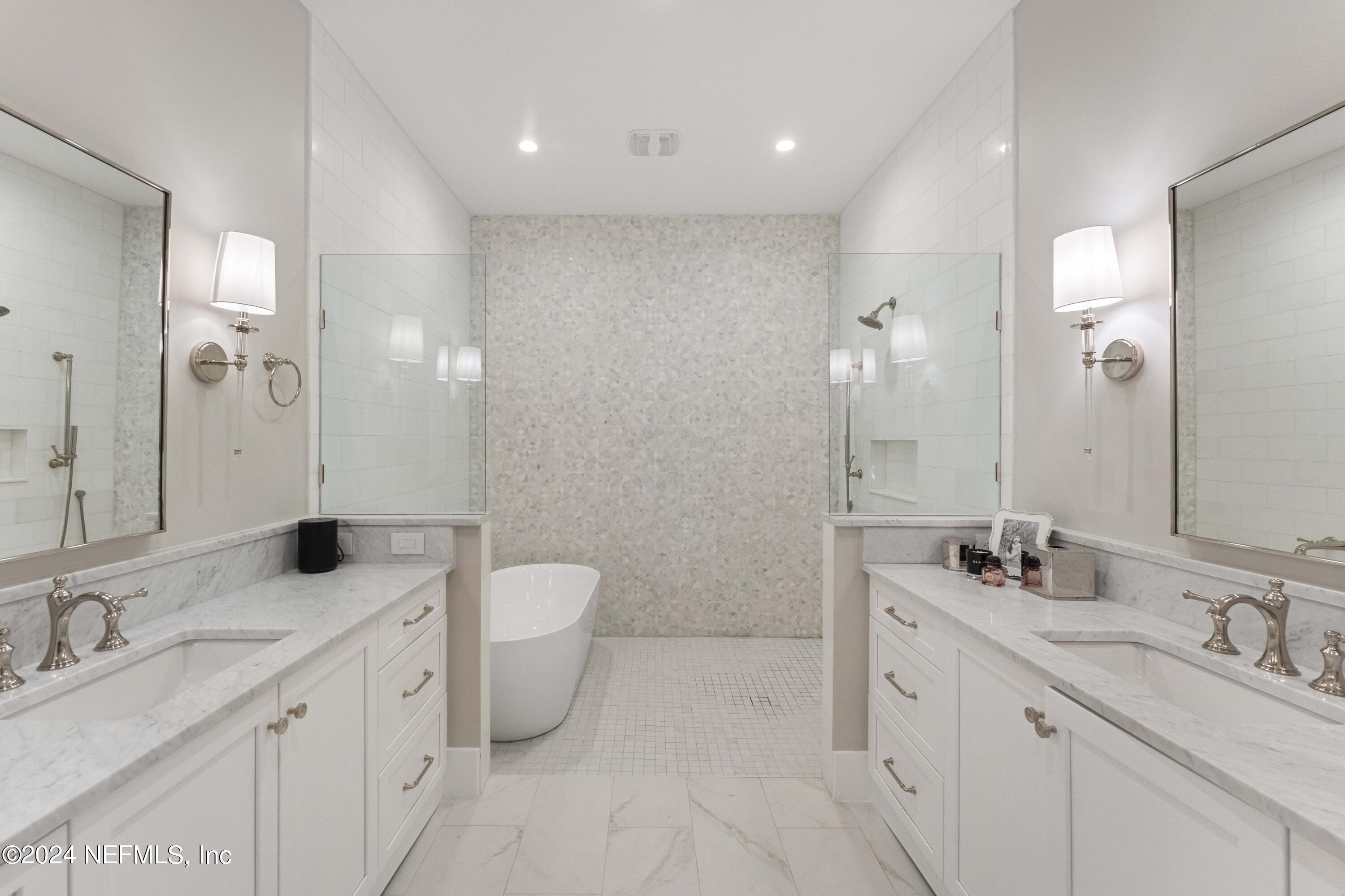 469 GOLF VIEW Circle