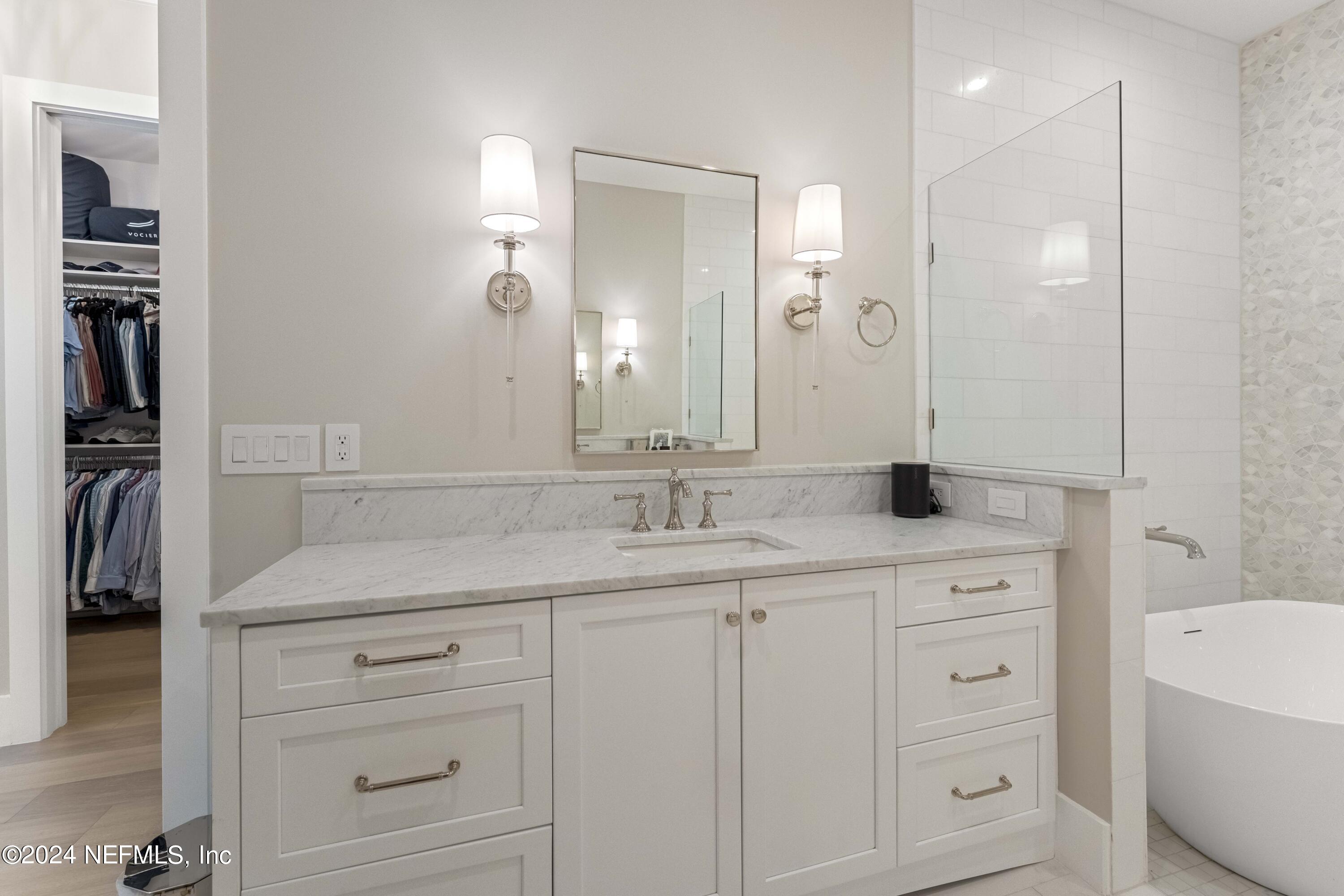 469 GOLF VIEW Circle