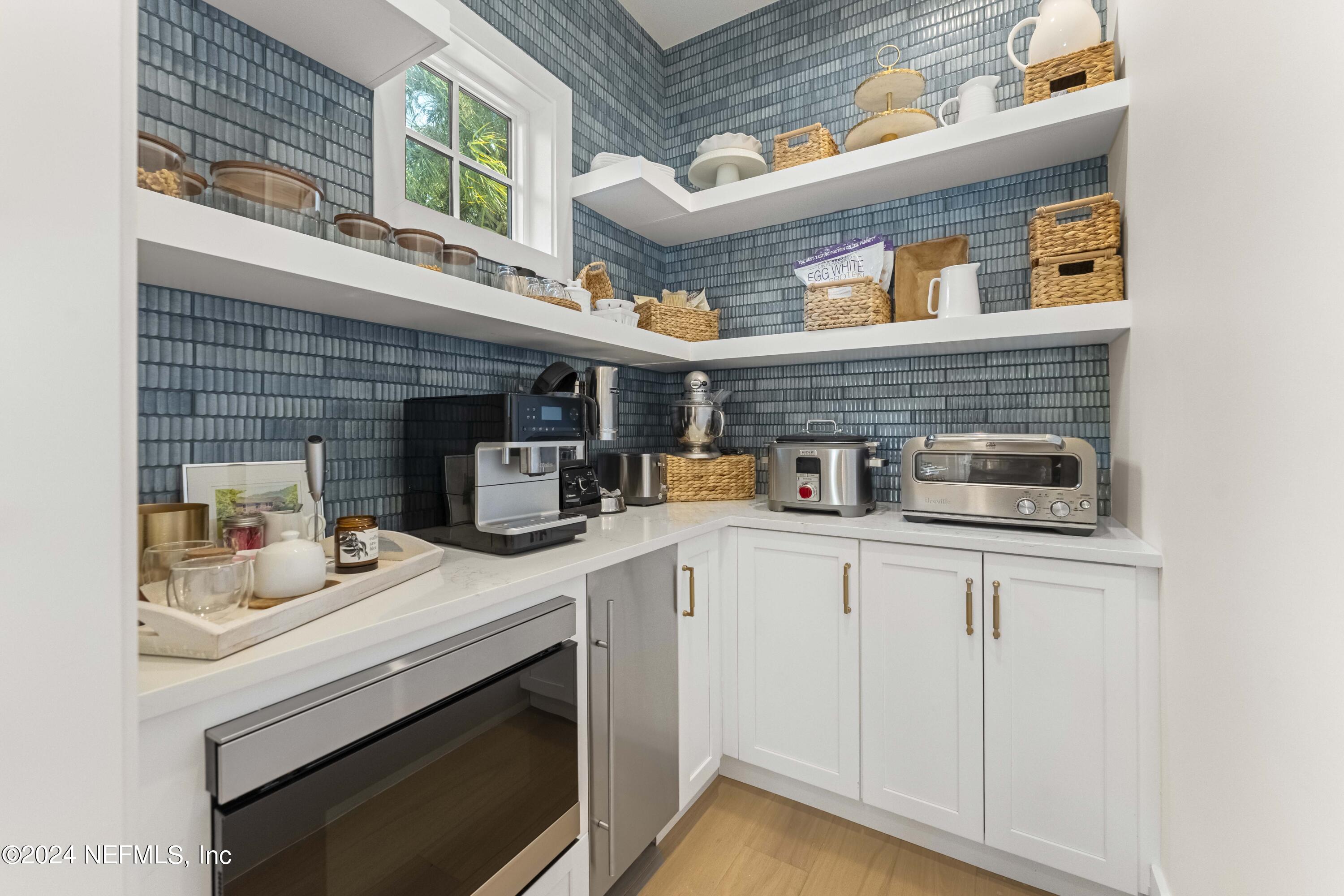 469 GOLF VIEW Circle