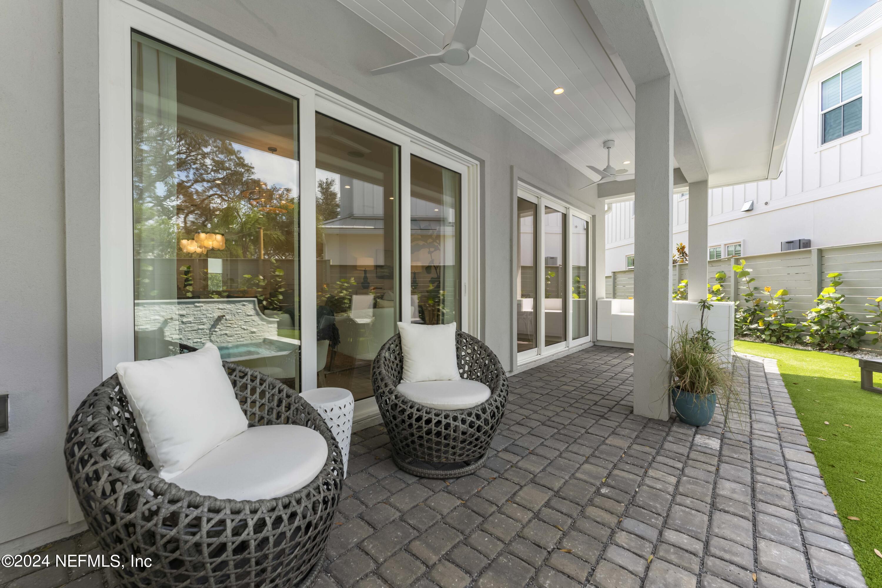 469 GOLF VIEW Circle