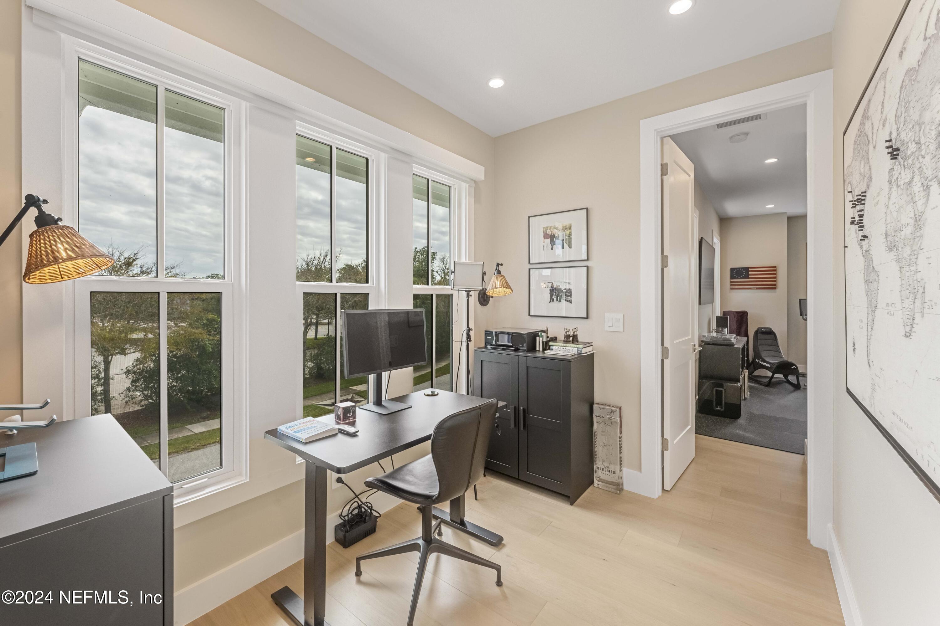 469 GOLF VIEW Circle