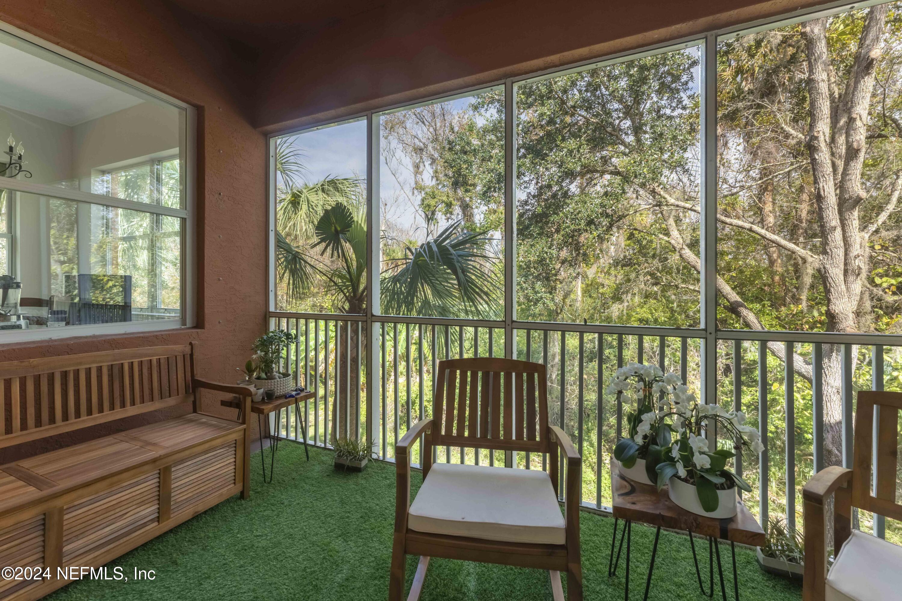 124 HIDDEN PALMS Lane, 201