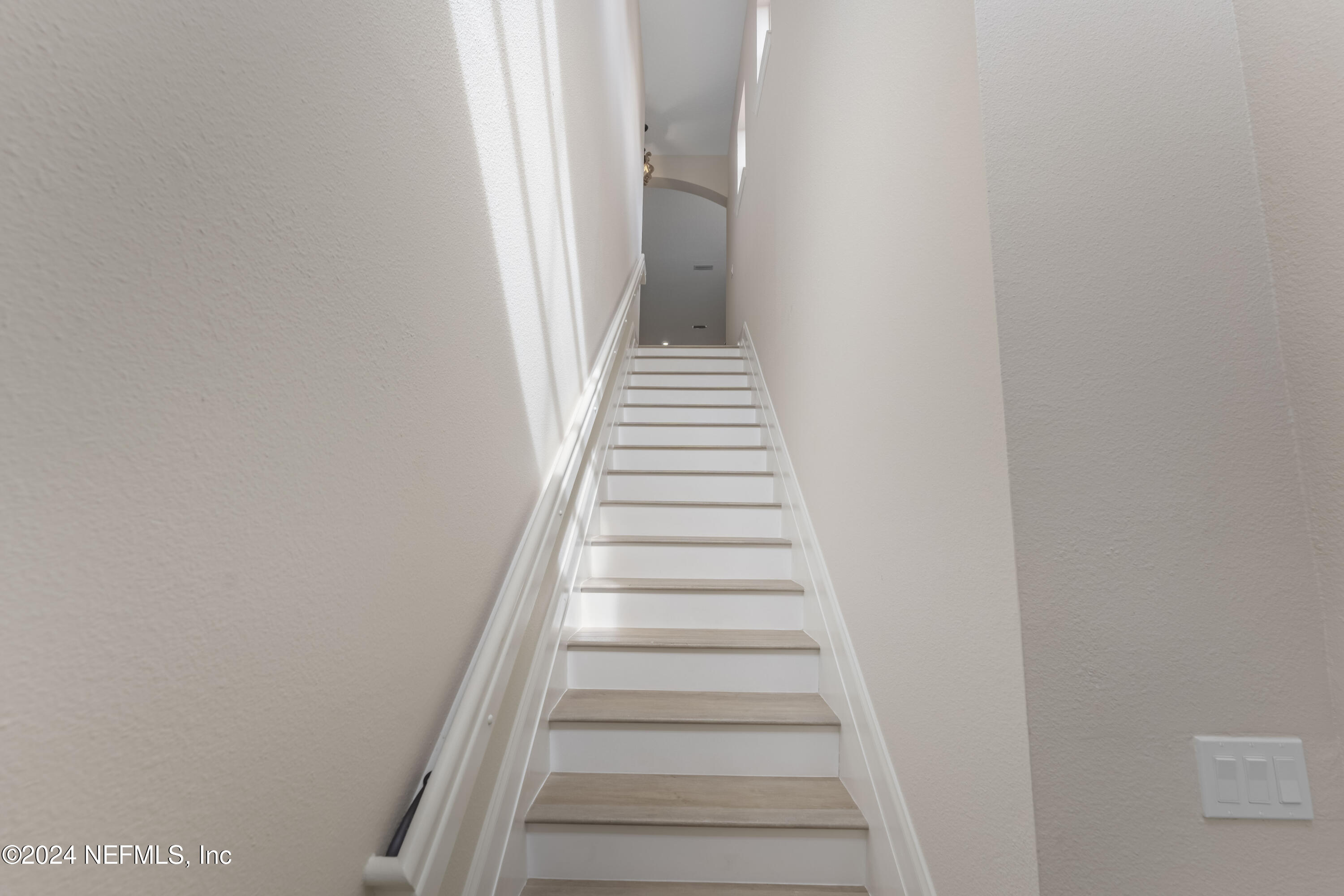 124 HIDDEN PALMS Lane, 201