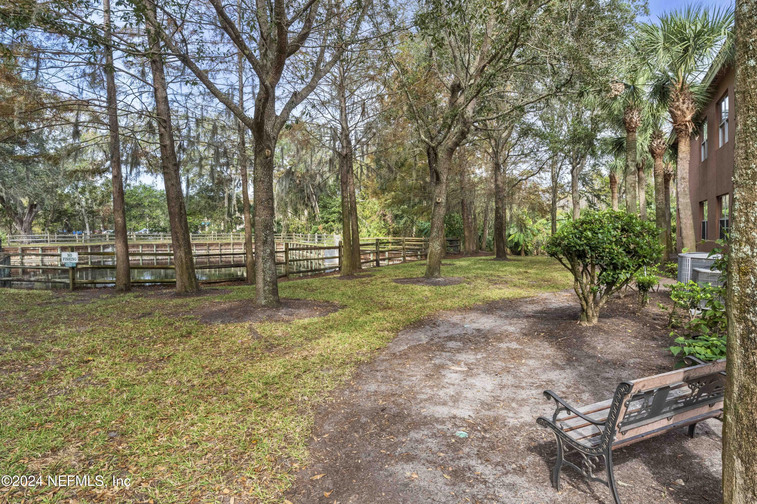 124 HIDDEN PALMS Lane, 201