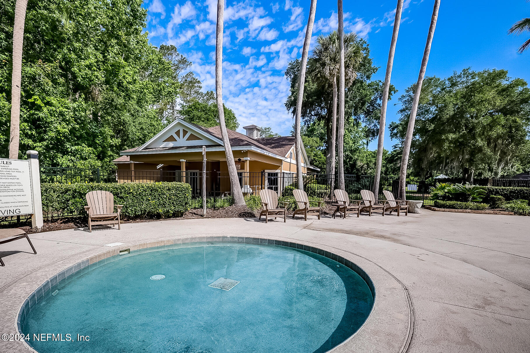 133 SAWMILL LAKES Boulevard