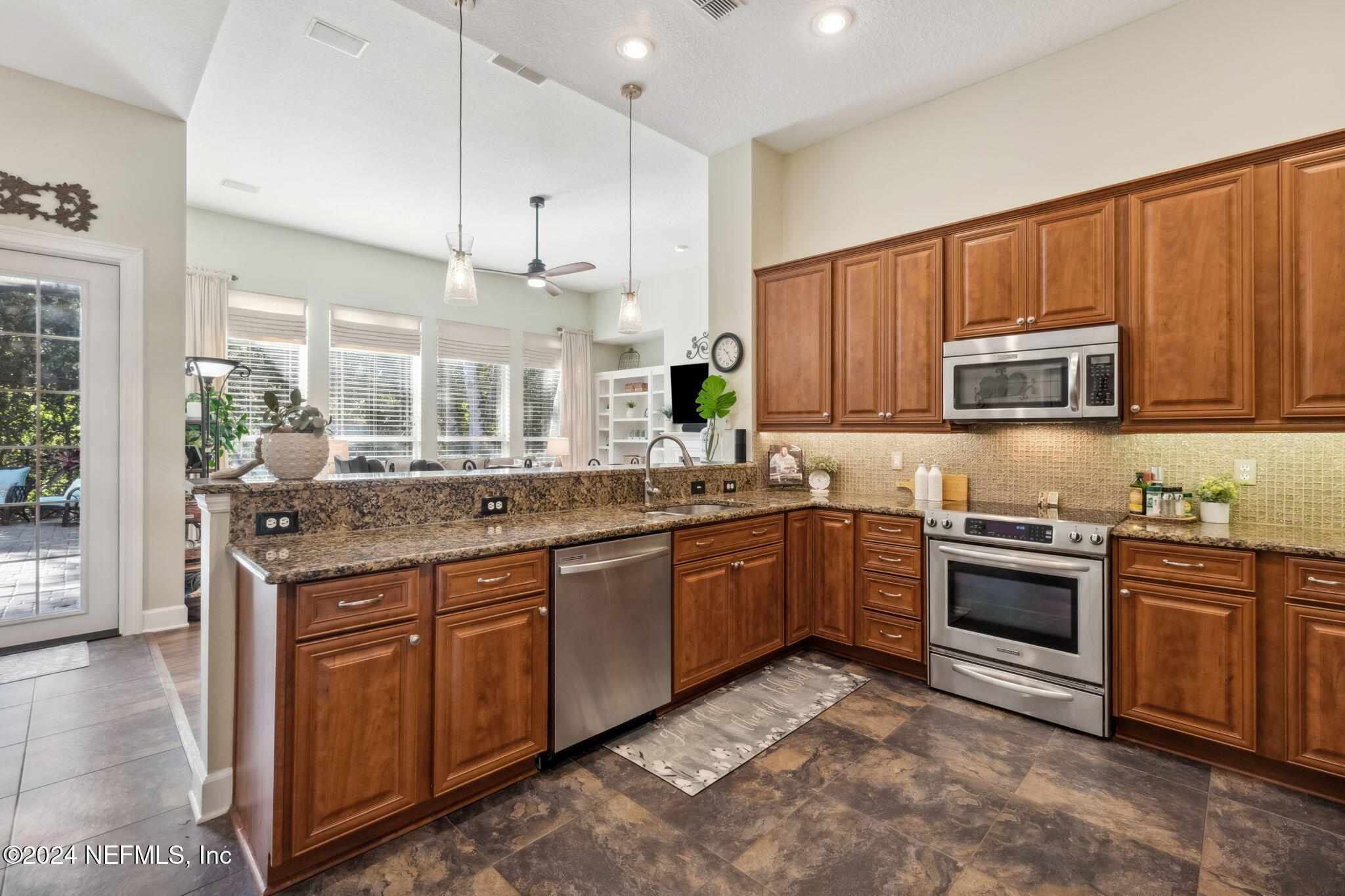 133 SAWMILL LAKES Boulevard