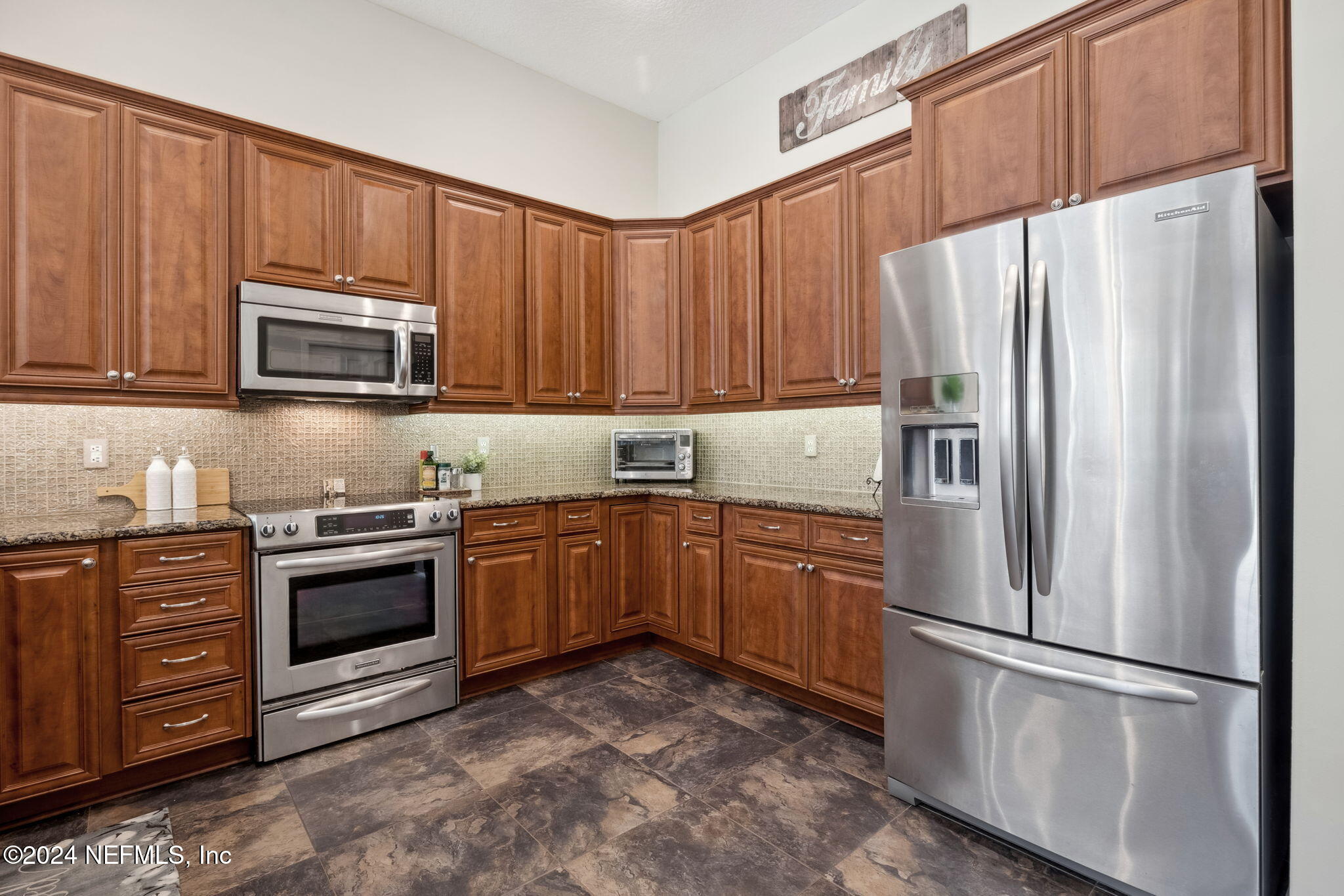 133 SAWMILL LAKES Boulevard
