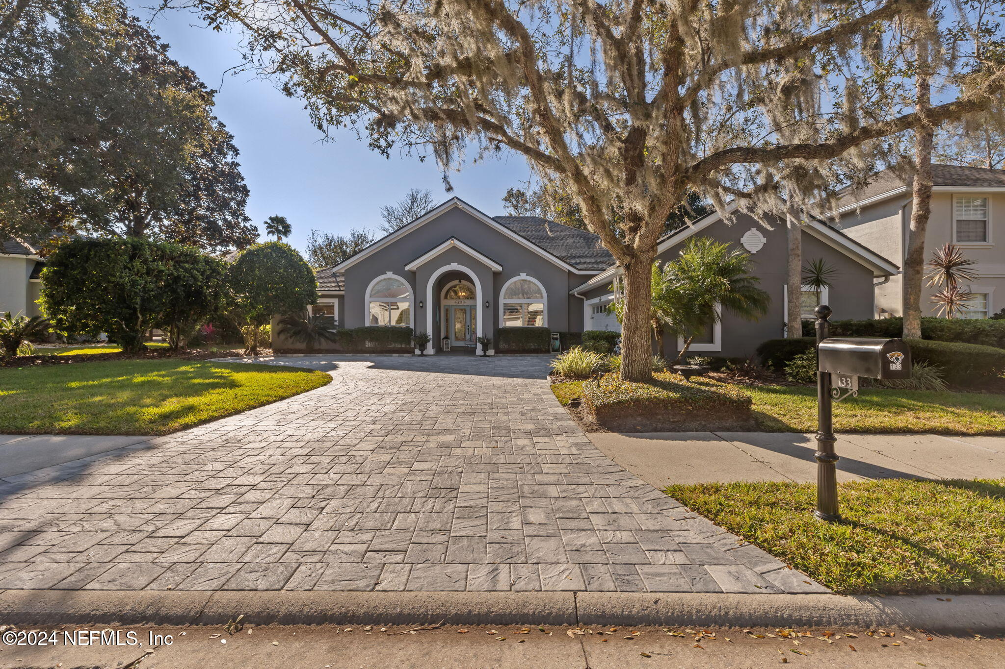 133 SAWMILL LAKES Boulevard