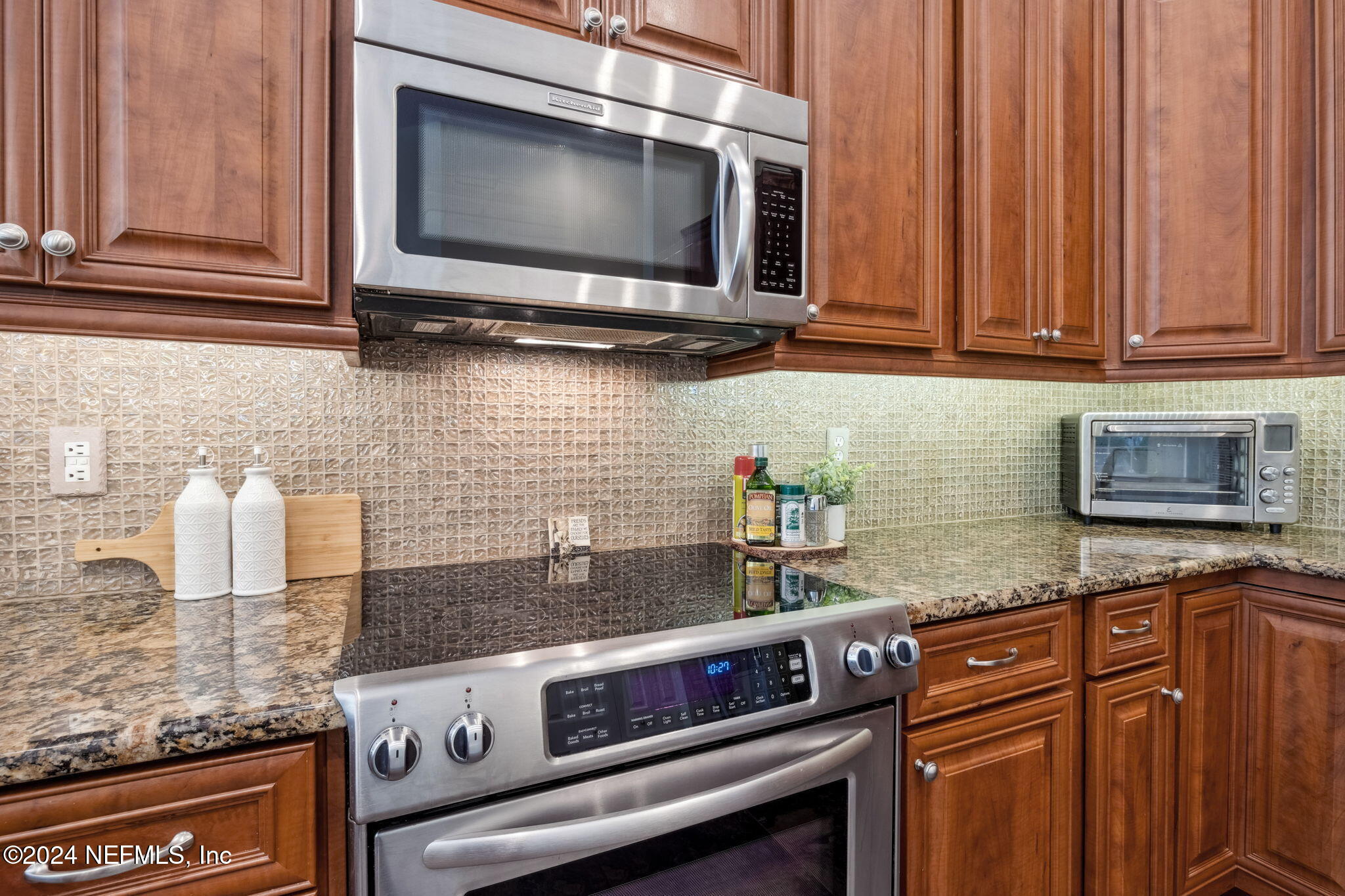133 SAWMILL LAKES Boulevard