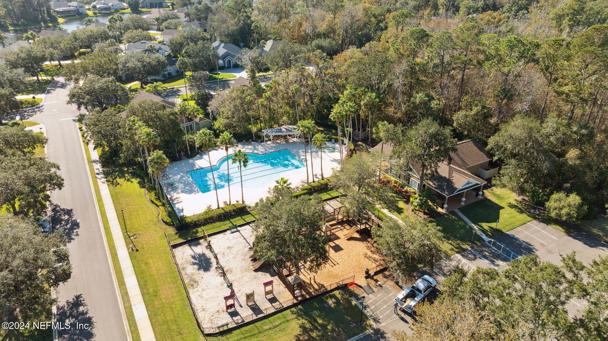 133 SAWMILL LAKES Boulevard