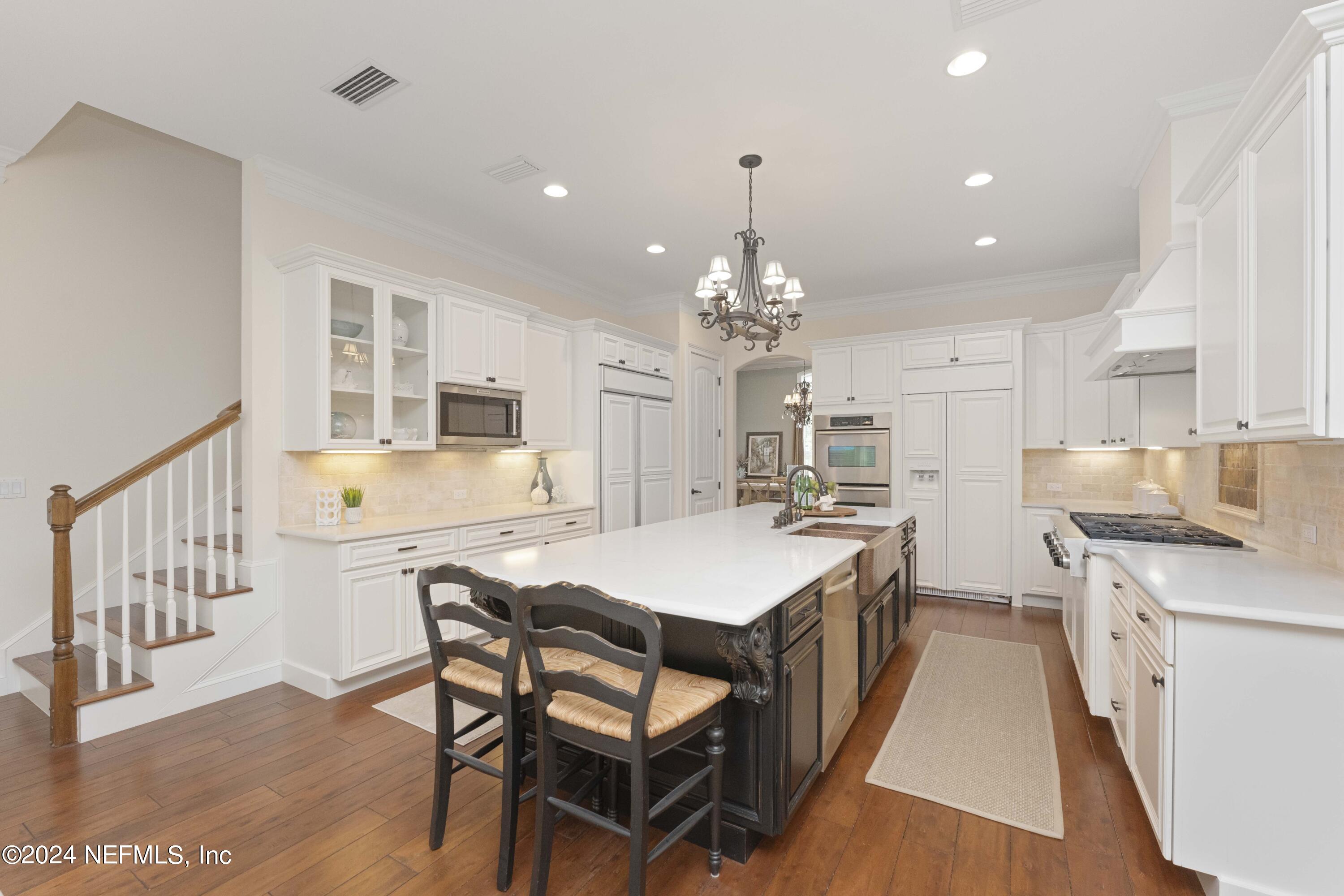 107 KING SAGO Court