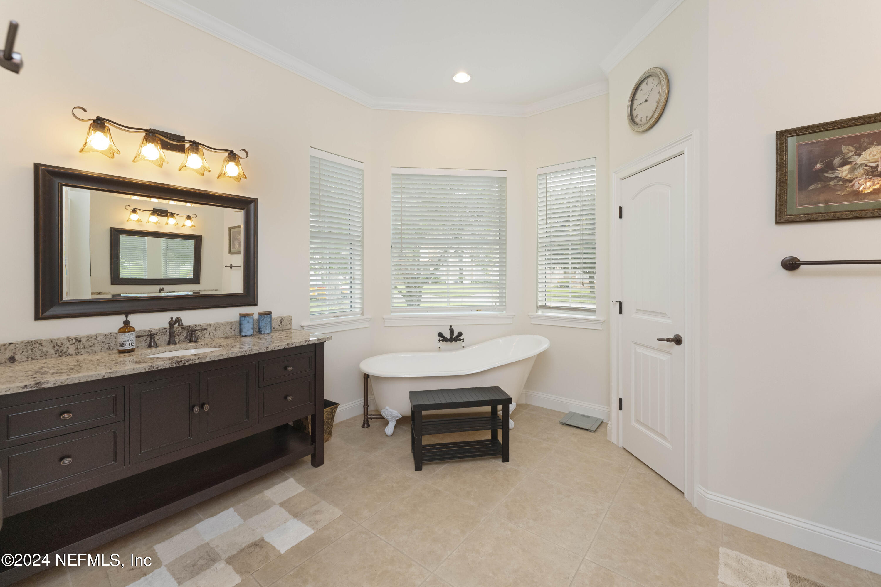 107 KING SAGO Court