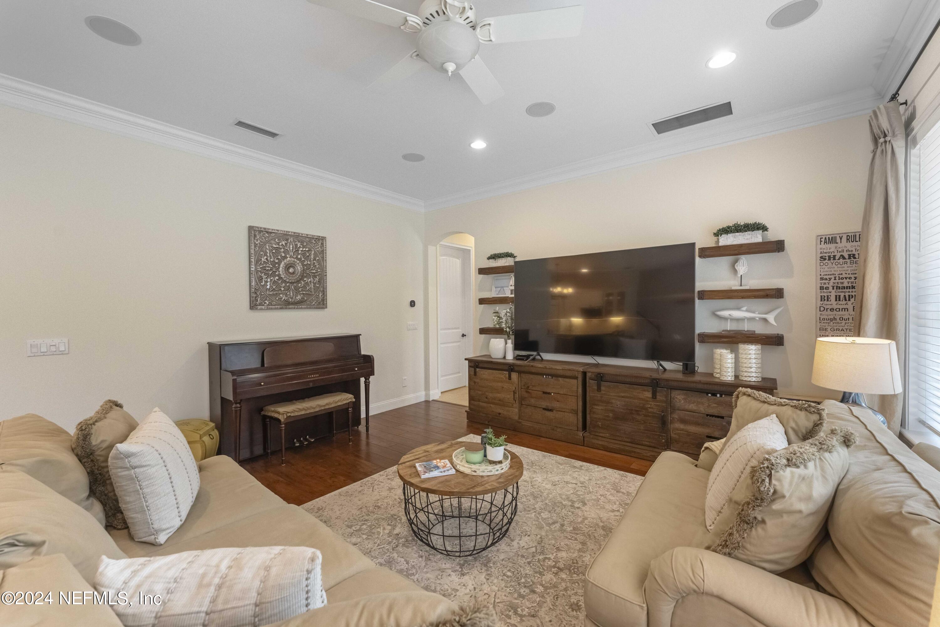 107 KING SAGO Court