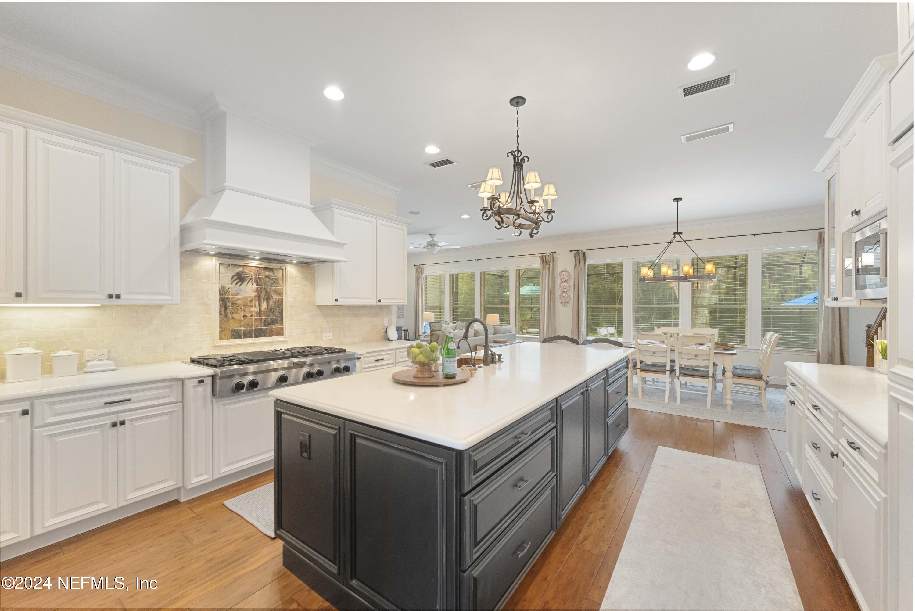 107 KING SAGO Court