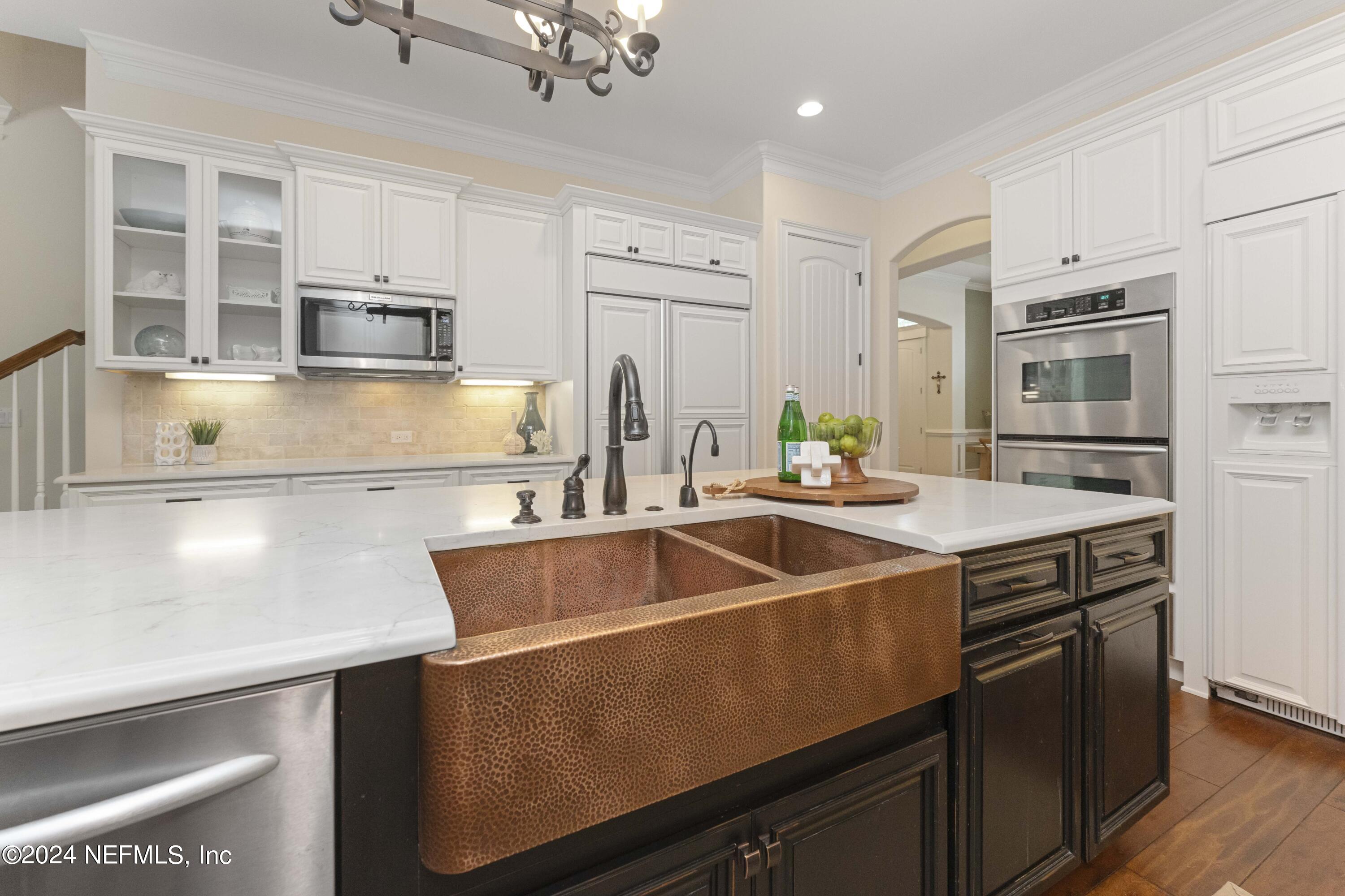 107 KING SAGO Court