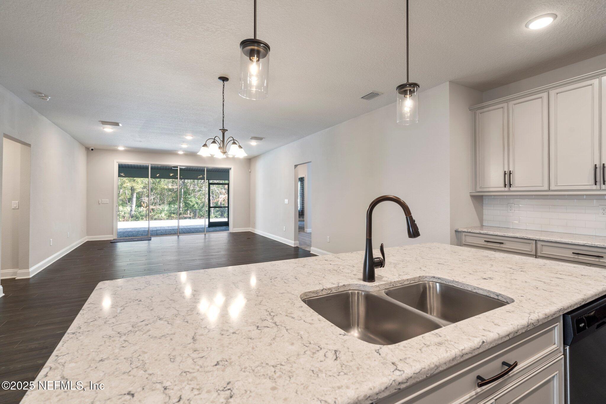 314 CHANDLER Drive, St. Johns