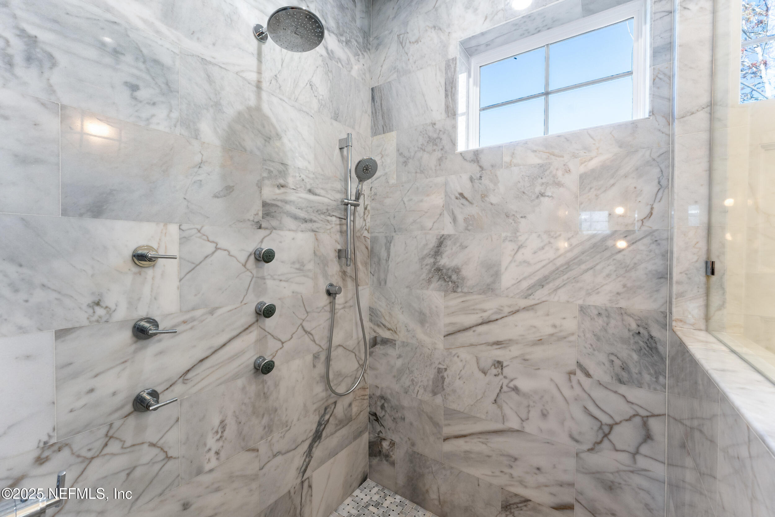 116 KING SAGO Court