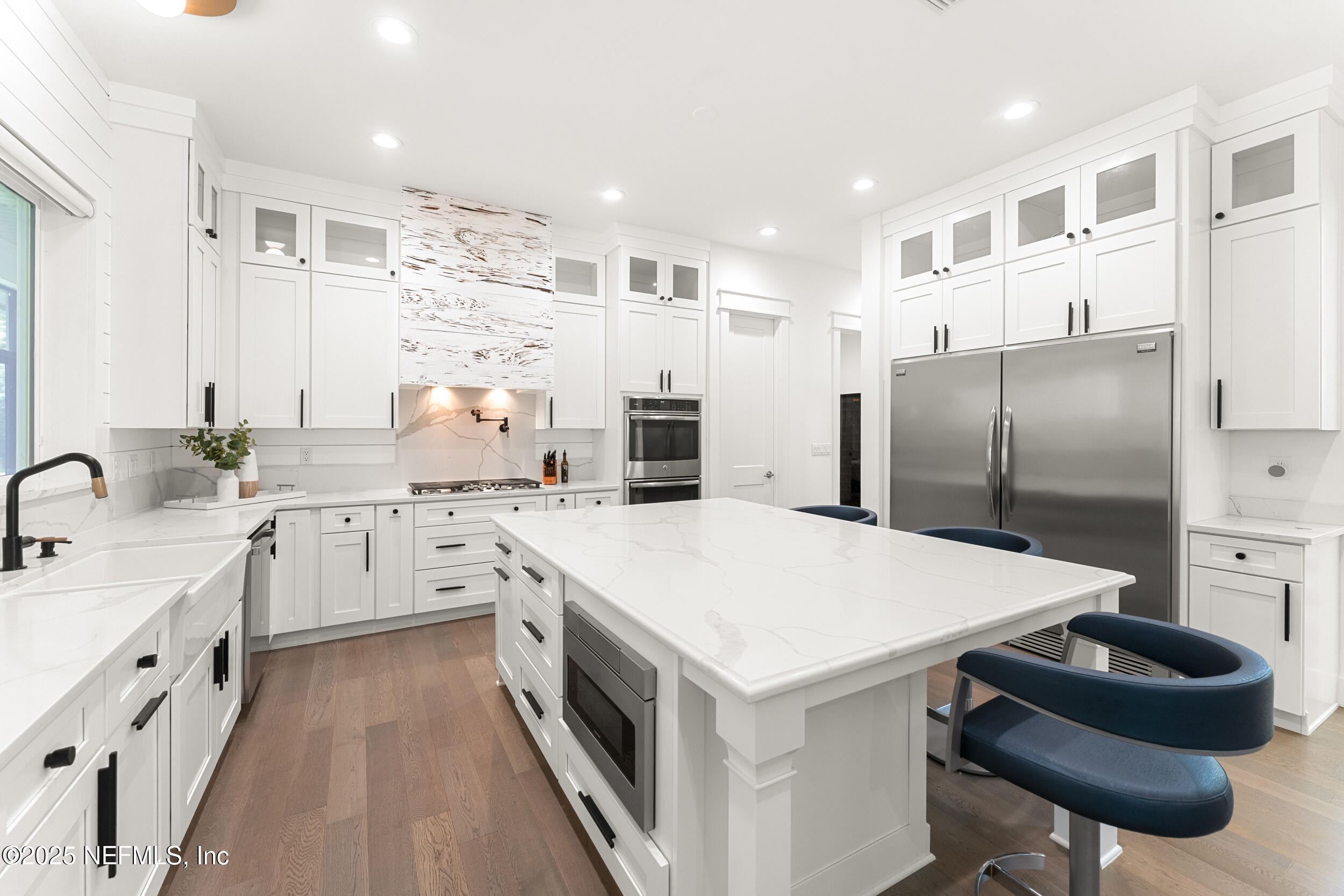 116 KING SAGO Court