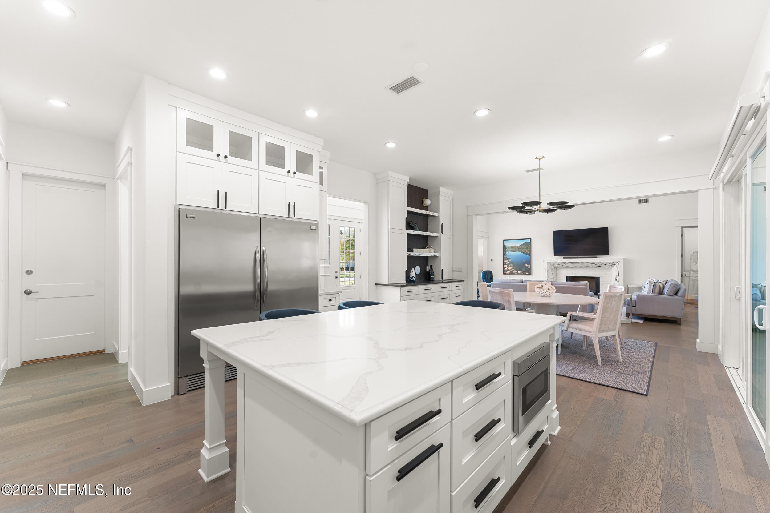 116 KING SAGO Court