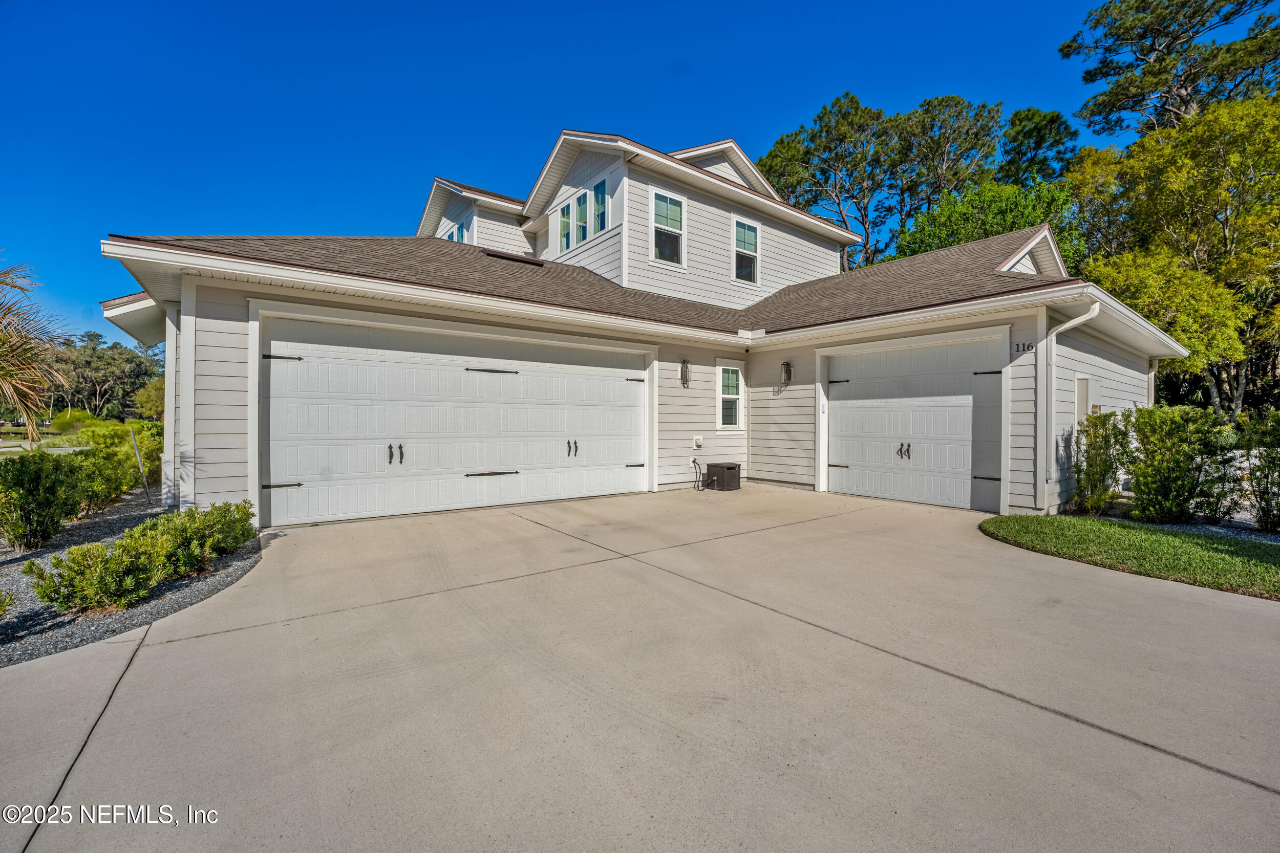 116 KING SAGO Court