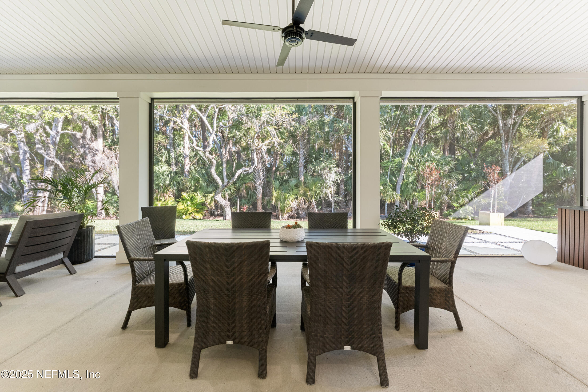 116 KING SAGO Court