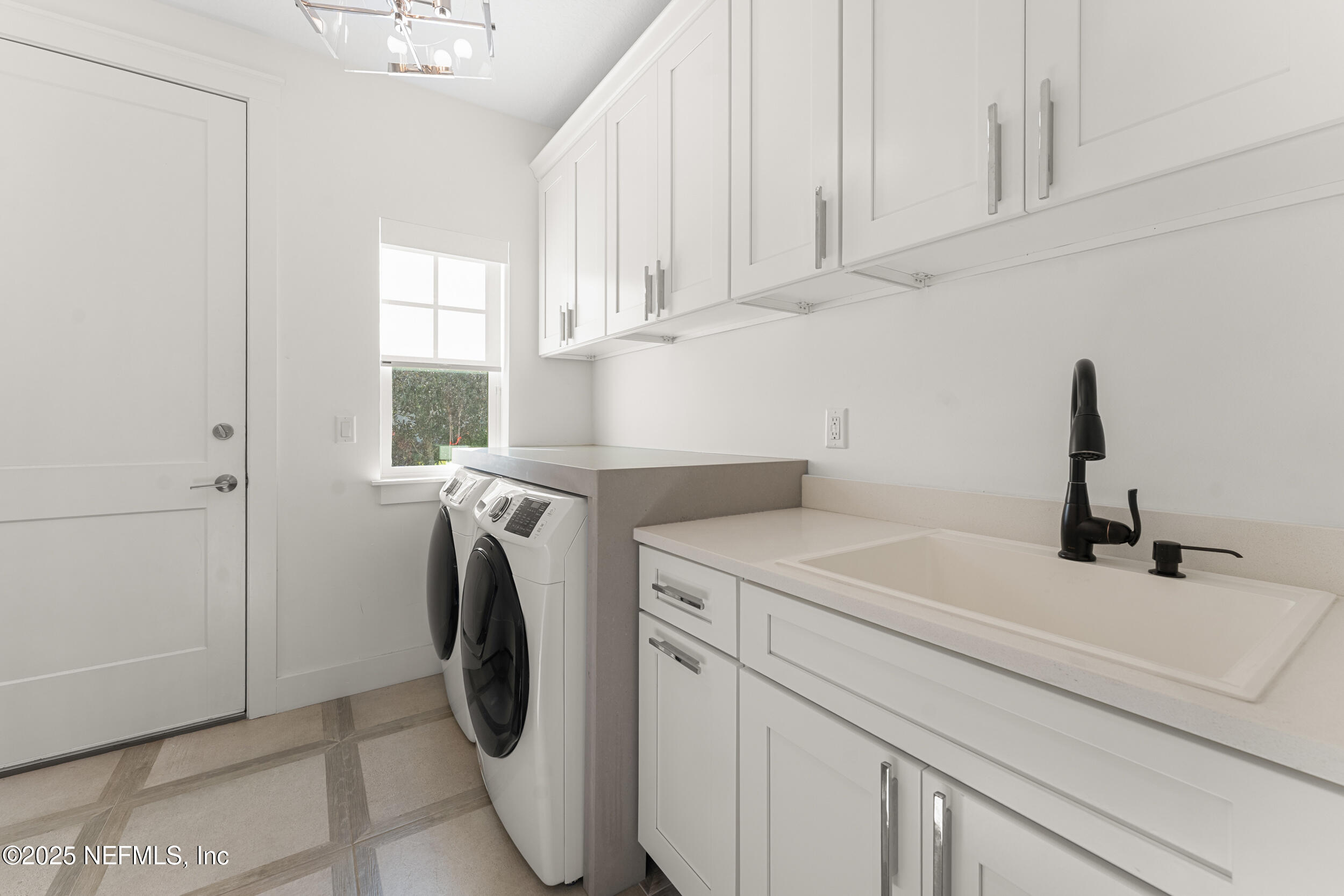 116 KING SAGO Court