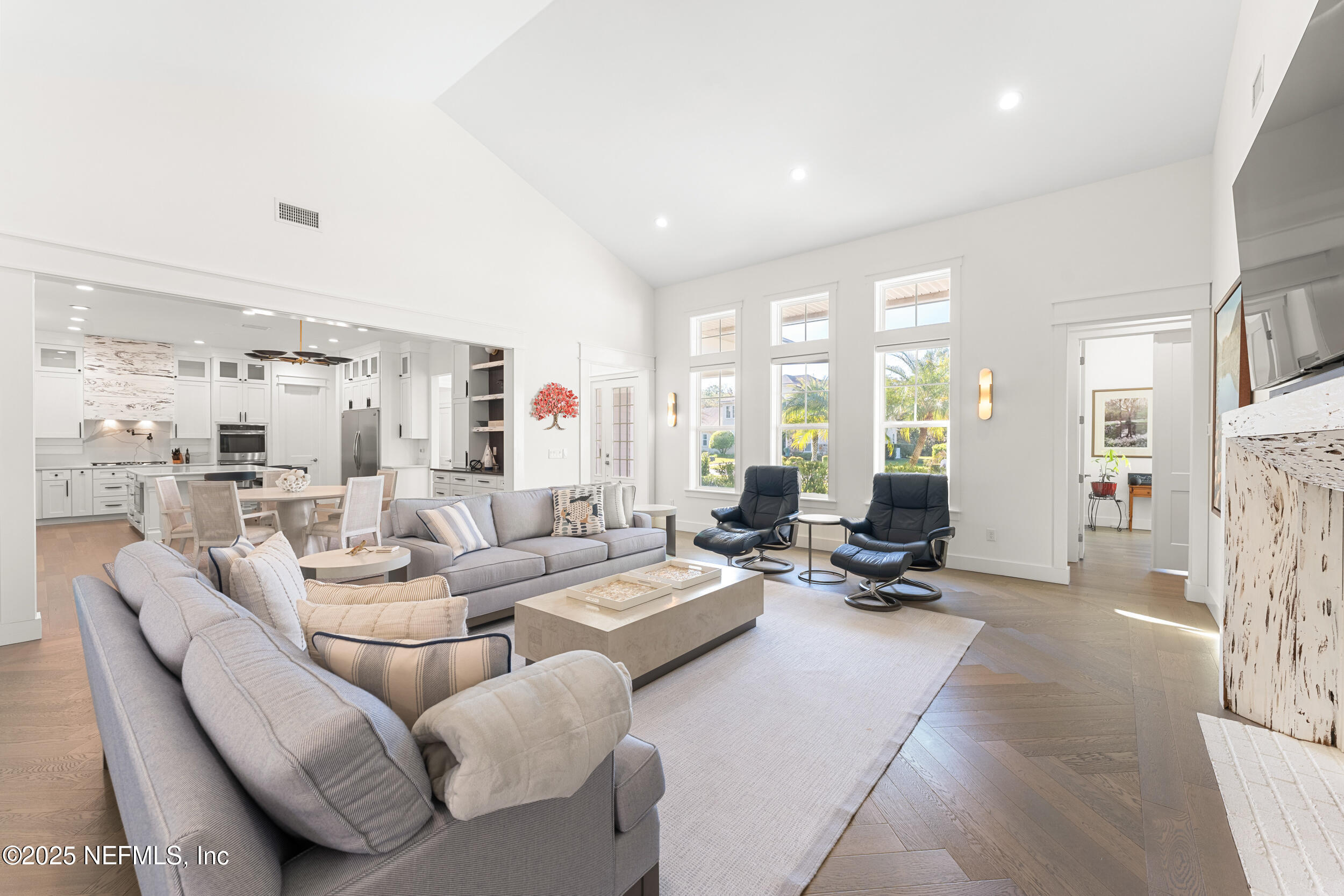 116 KING SAGO Court