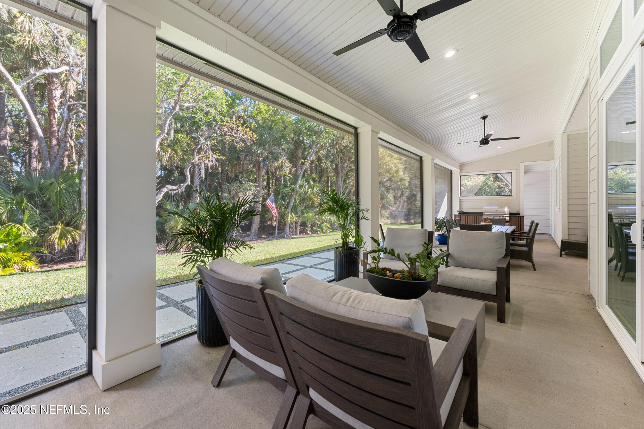 116 KING SAGO Court