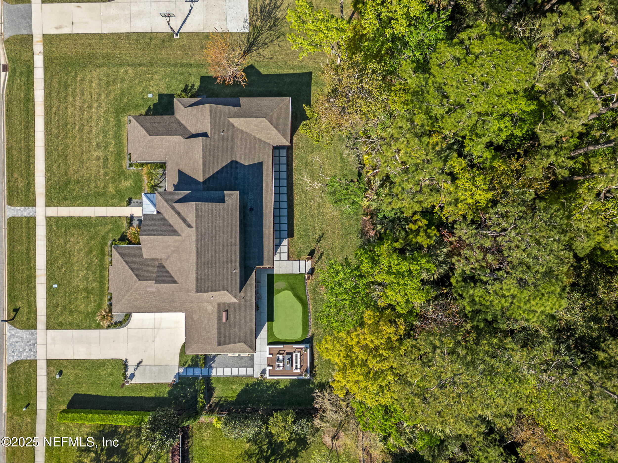 116 KING SAGO Court