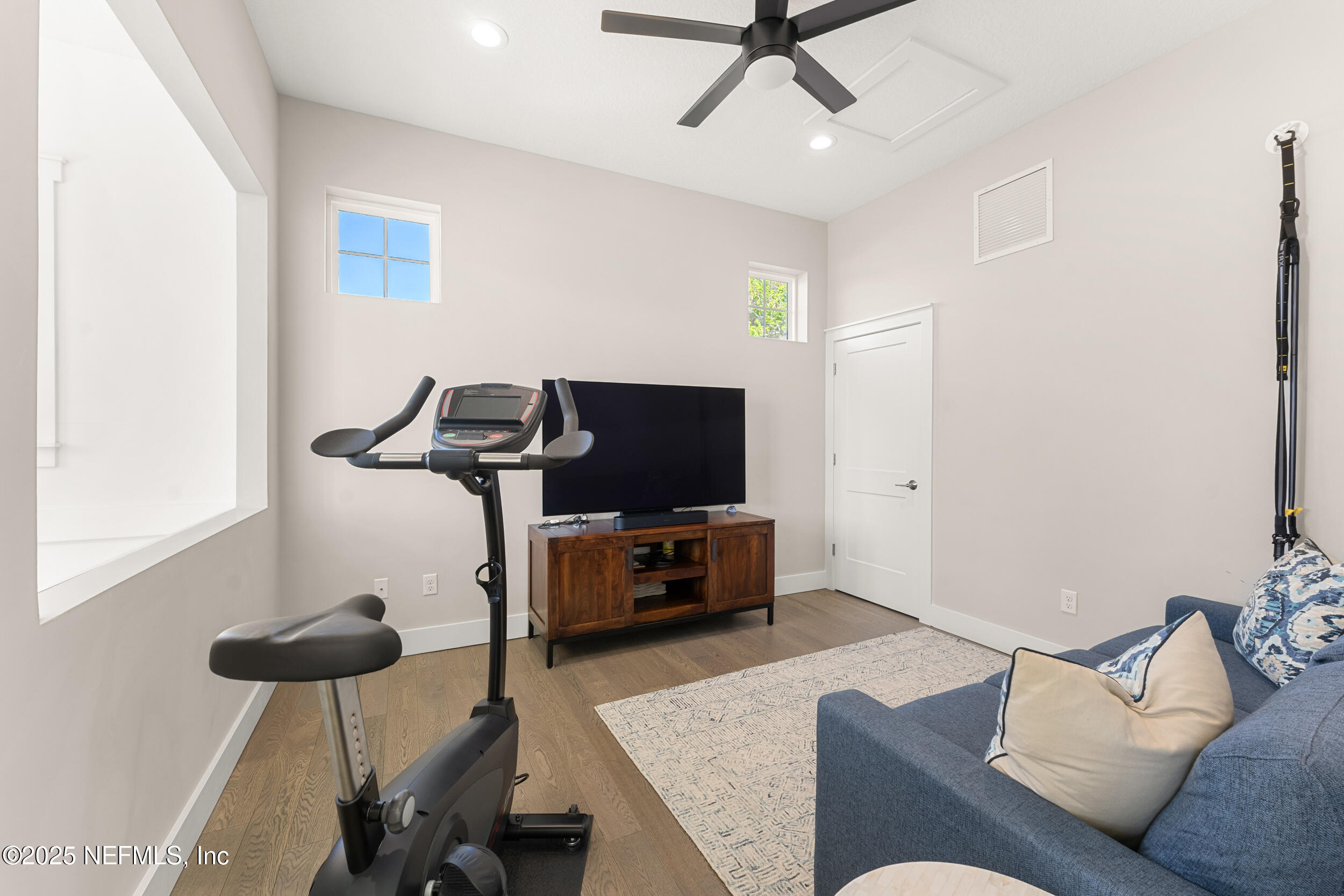116 KING SAGO Court