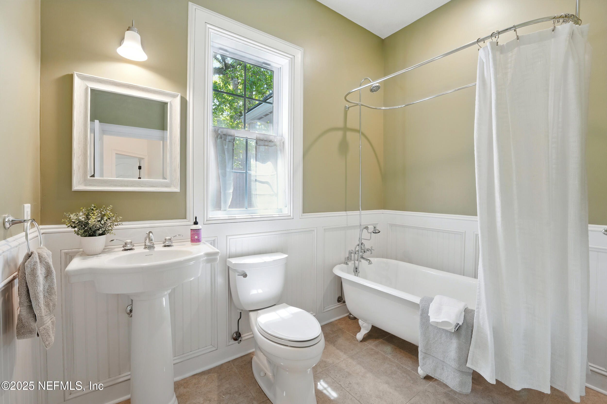 204 S WILDERNESS Trail